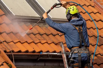 Démoussage et hydrofuge de toiture à Sorel-Moussel